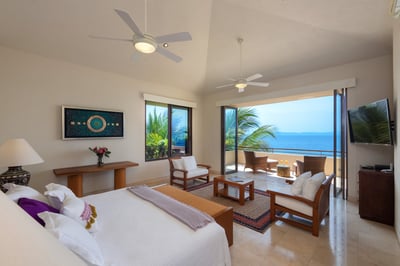 Luxury Villa Photo #27