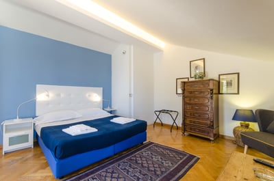Luxury Villa Photo #35
