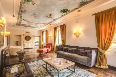 Luxury Villa Photo #6