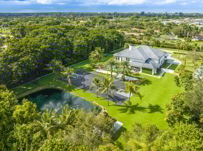 Luxury Villa Photo #3
