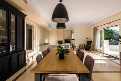 Luxury Villa Photo #16