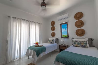 Luxury Villa Photo #12