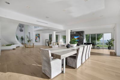 Luxury Villa Photo #18