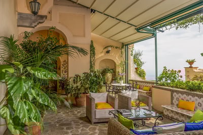 Luxury Villa Photo #6