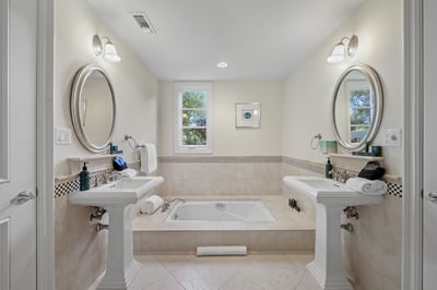 Luxury Villa Photo #50