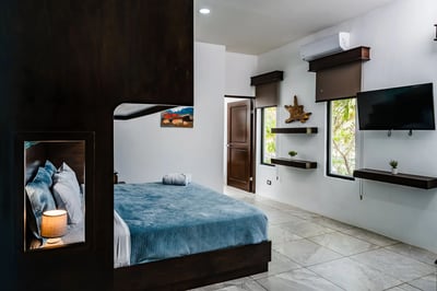 Luxury Villa Photo #21