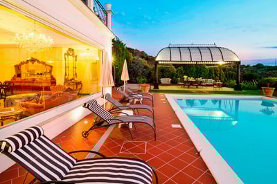 Luxury Villa Photo #16