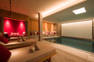 Luxury Villa Photo #6