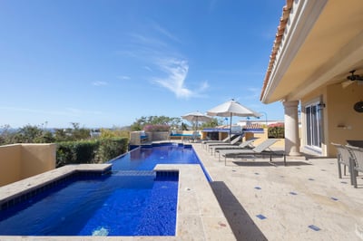Luxury Villa Photo #8