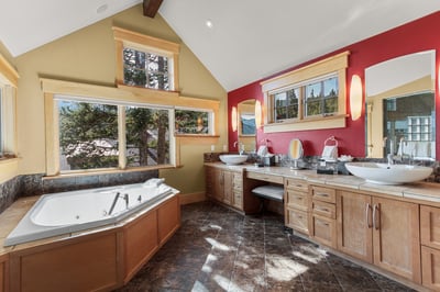 Luxury Villa Photo #32