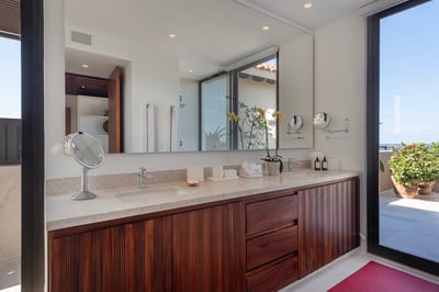 Luxury Villa Photo #29