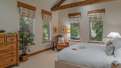 Luxury Villa Photo #23