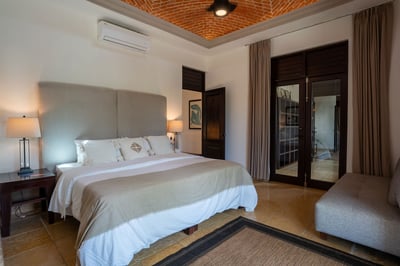 Luxury Villa Photo #51