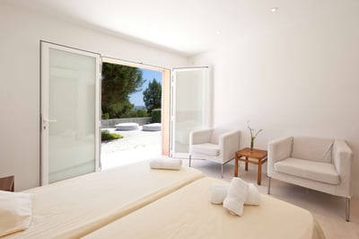 Luxury Villa Photo #32