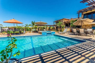 Luxury Villa Photo #4