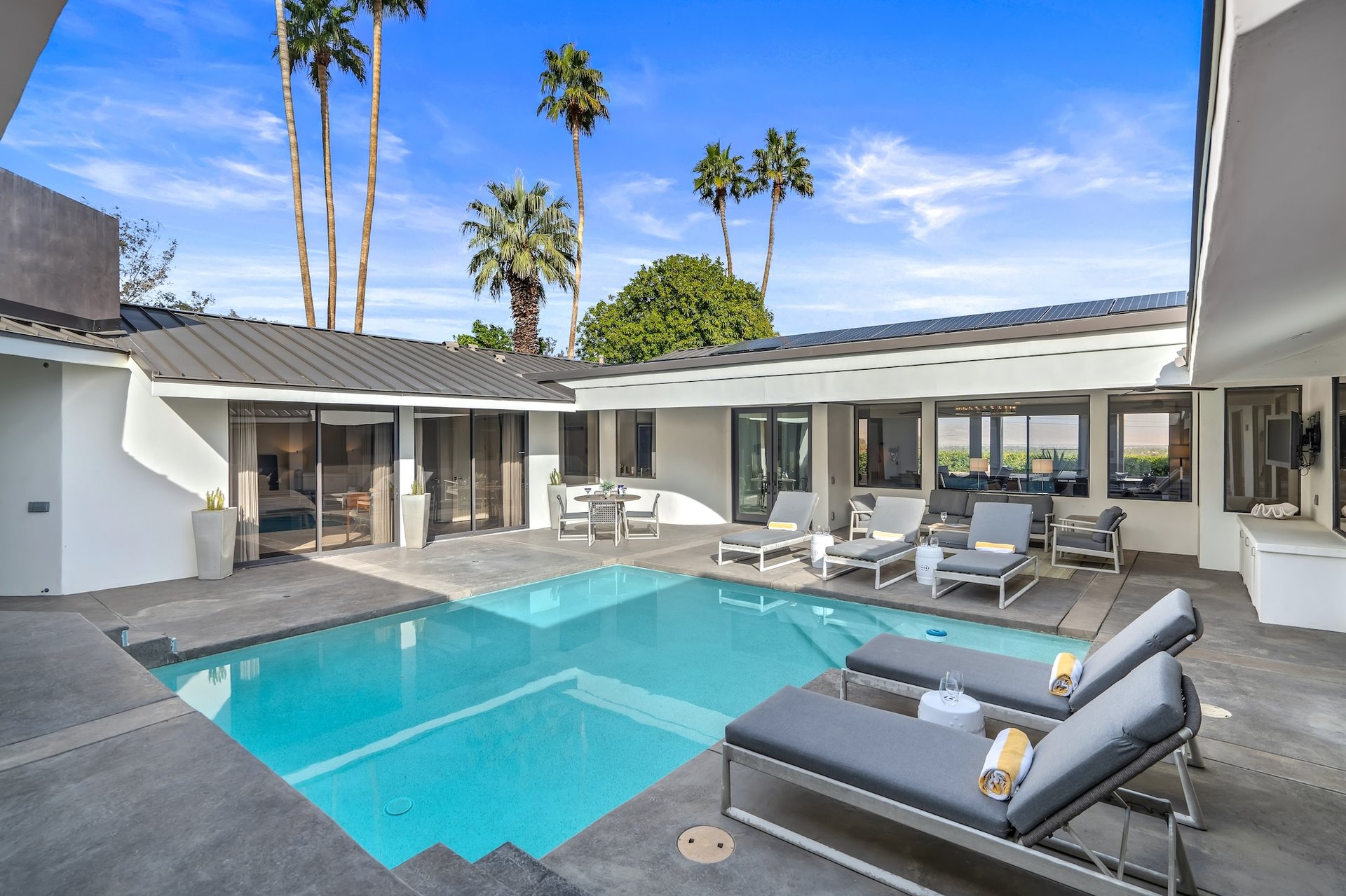 Palm Springs,Palm Springs Confidential