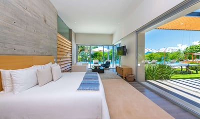 Luxury Villa Photo #40