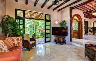 Luxury Villa Photo #14