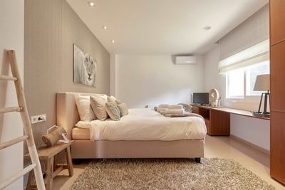 Luxury Villa Photo #20