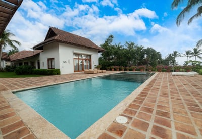 Luxury Villa Photo #2
