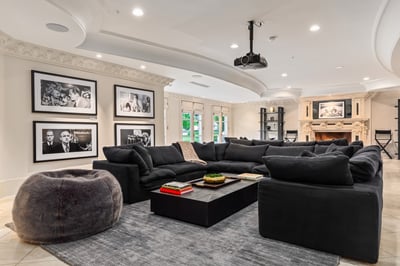 Luxury Villa Photo #37
