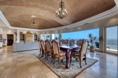 Luxury Villa Photo #26