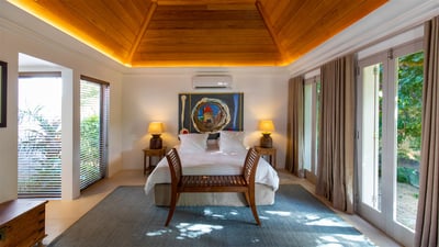 Luxury Villa Photo #58