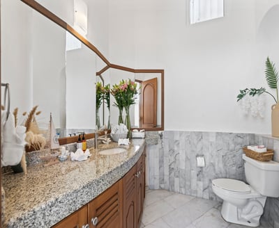 Luxury Villa Photo #37