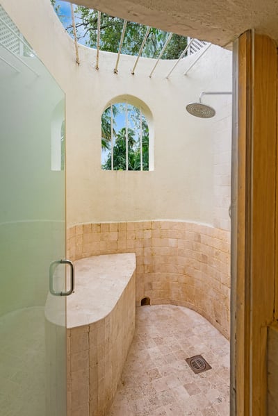 Luxury Villa Photo #24