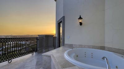 Luxury Villa Photo #8