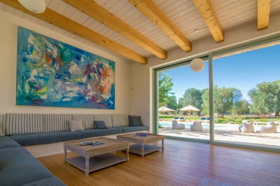 Luxury Villa Photo #13