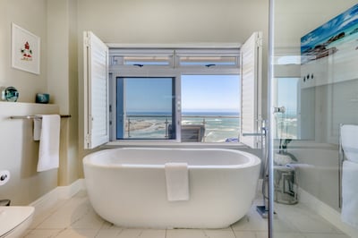 Luxury Villa Photo #36