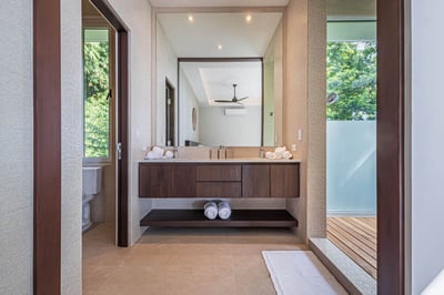 Luxury Villa Photo #34
