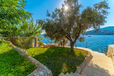 Luxury Villa Photo #12
