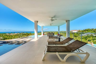 Luxury Villa Photo #13