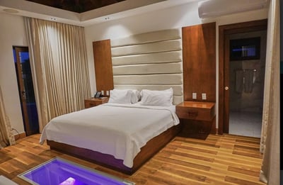 Luxury Villa Photo #42