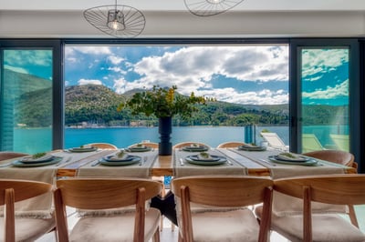 Luxury Villa Photo #32