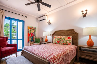 Luxury Villa Photo #15
