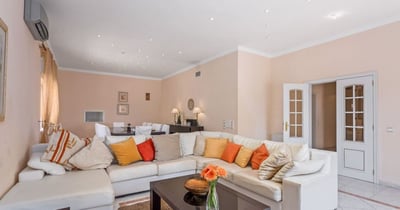 Luxury Villa Photo #9