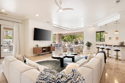 Whether you're seeking a quiet and relaxing getaway or an action-packed weekend, with its gorgeous m