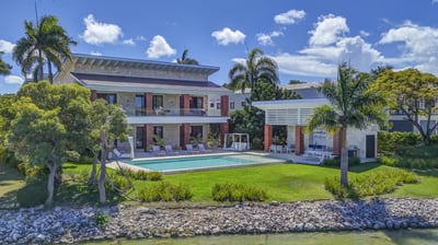 Luxury Villa Photo #2
