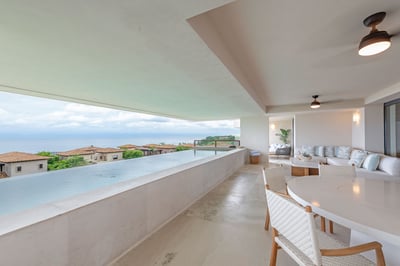 Luxury Villa Photo #2