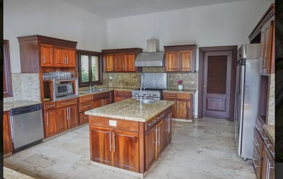 Luxury Villa Photo #18