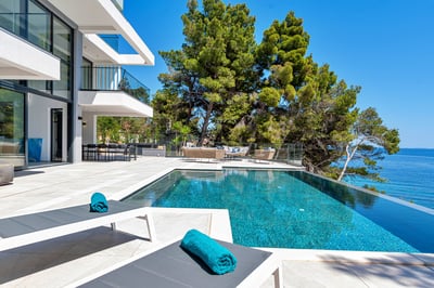 Luxury Villa Photo #23