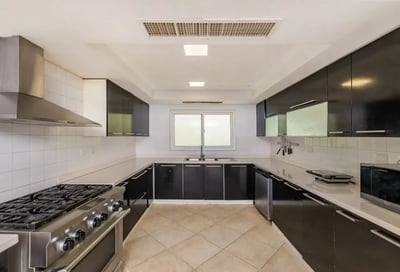 Luxury Villa Photo #17