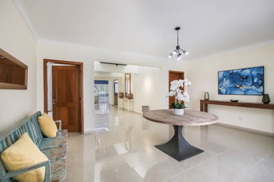 Luxury Villa Photo #26