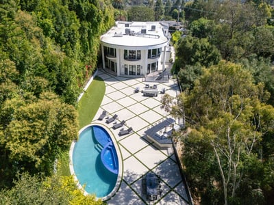 Luxury Villa Photo #2