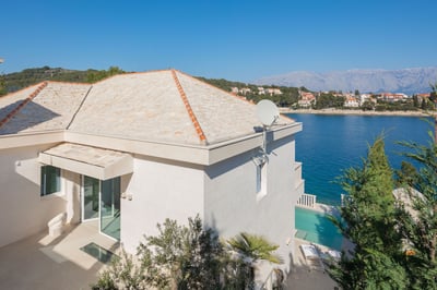 Luxury Villa Photo #35