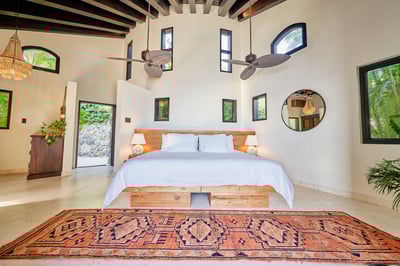 Luxury Villa Photo #23