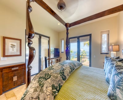 Luxury Villa Photo #16